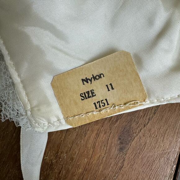 Vintage Heirloom Victorian Style NEW with tag White‎ Lace Baby Bonnet - Picture 2 of 9